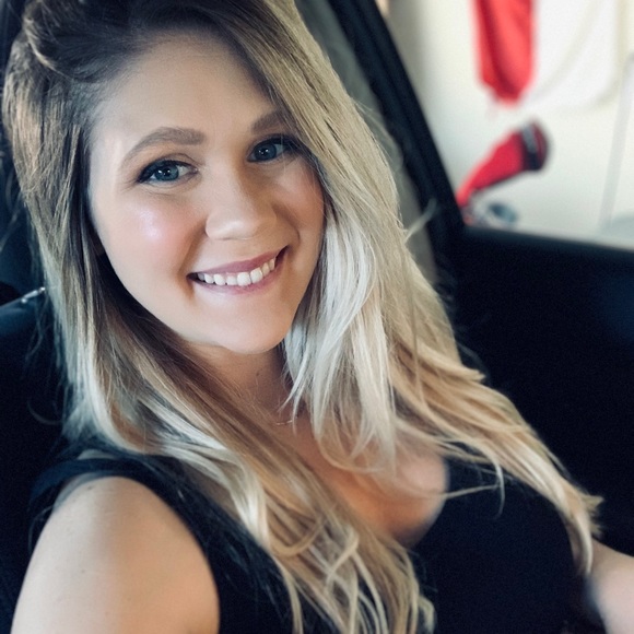 Meet your Posher, Melanie - Picture 2 of 2